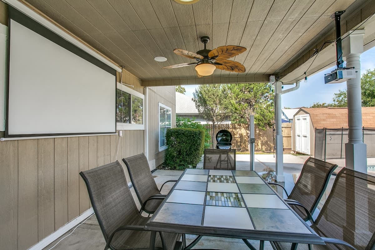Patio with Projector and Screen